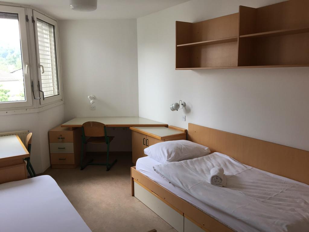Summer Residence Hostel Ljubljana Buitenkant foto